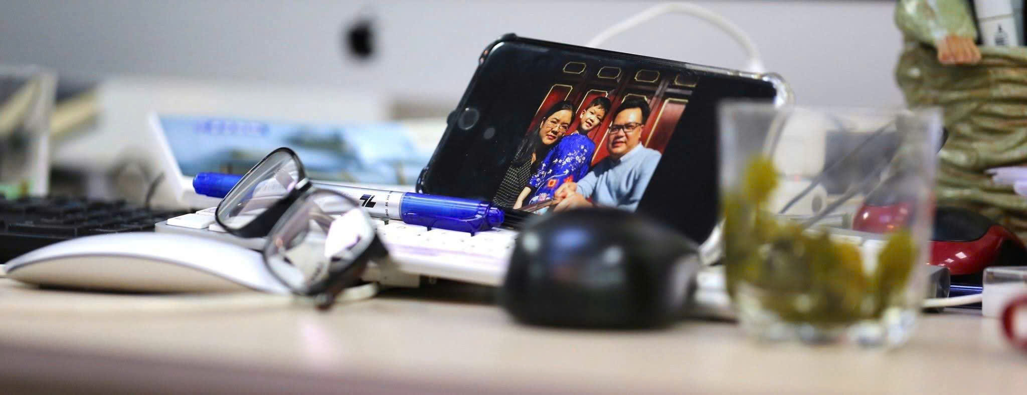 Bàn làm việc sáng tác