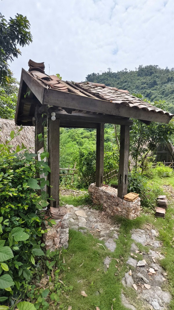 Chòi nghỉ ngắm cảnh trên đồi