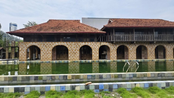 Mặt đứng hướng hồ