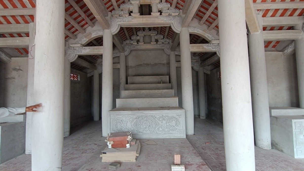 Bức nách đắp vẽ hoa văn