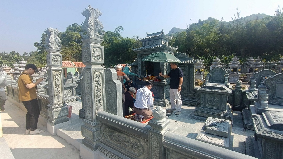 Trụ cổng đá