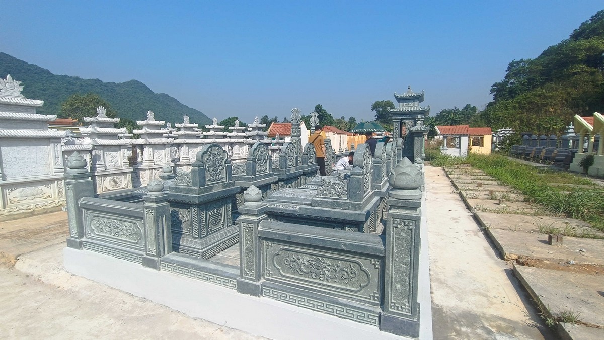 Bậc thềm đá