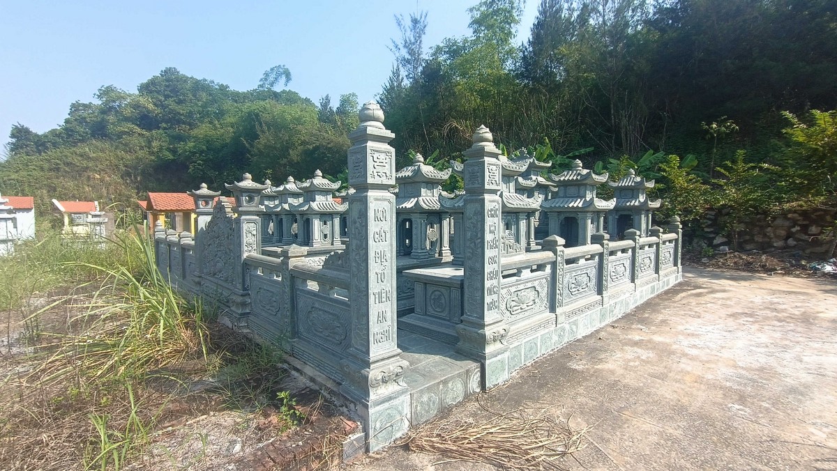 Cổng vào và phân vị lăng viên