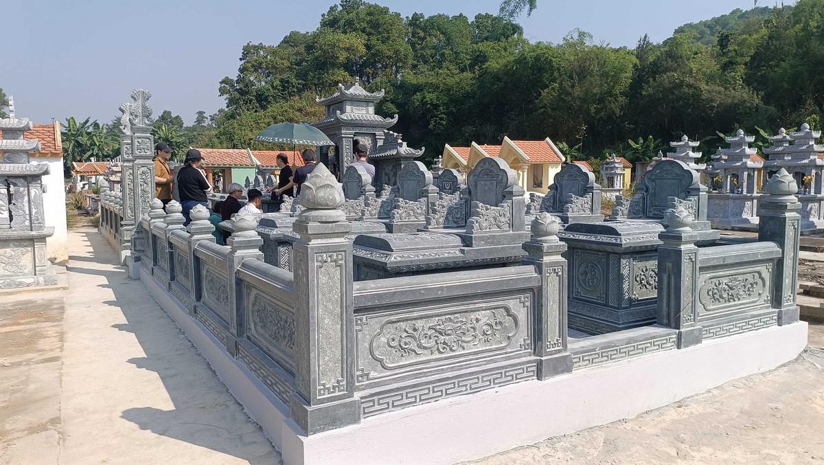 Toàn cảnh lăng mộ đá gia đình tại Hà Nam