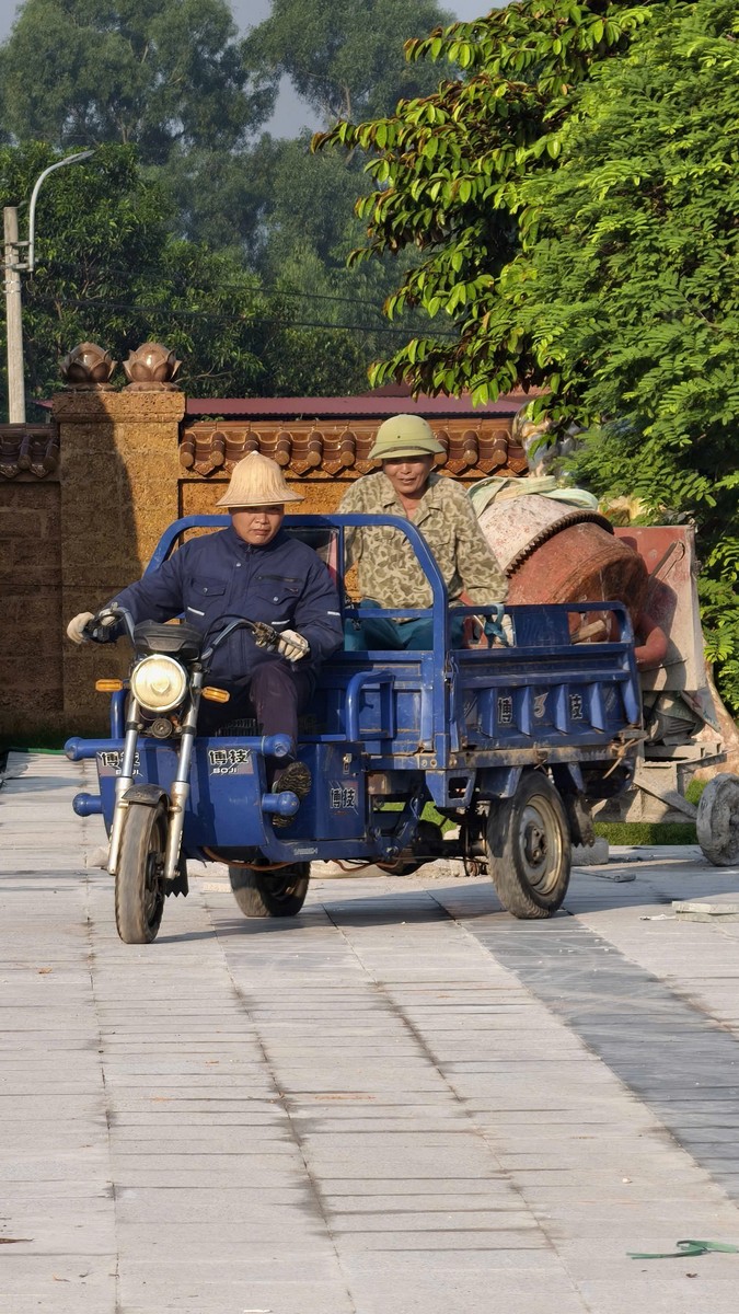 Vận chuyển vật tư trên công trường