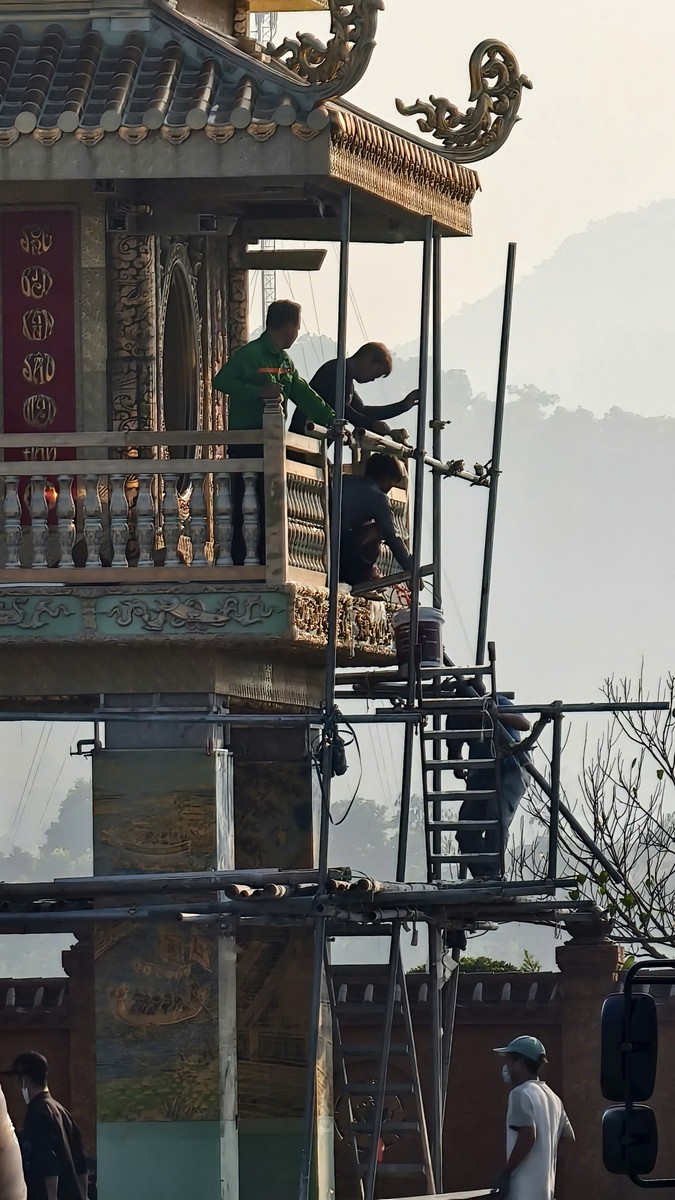 Hệ giàn giáo thi công phần mái