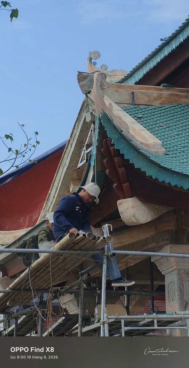 Góc tiếp cận mái đao từ sàn thao tác