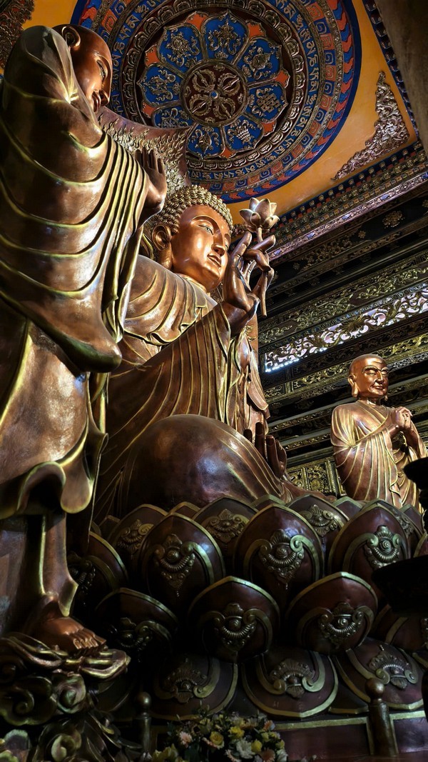 Bức phù điêu đá Đức Phật tĩnh tọa