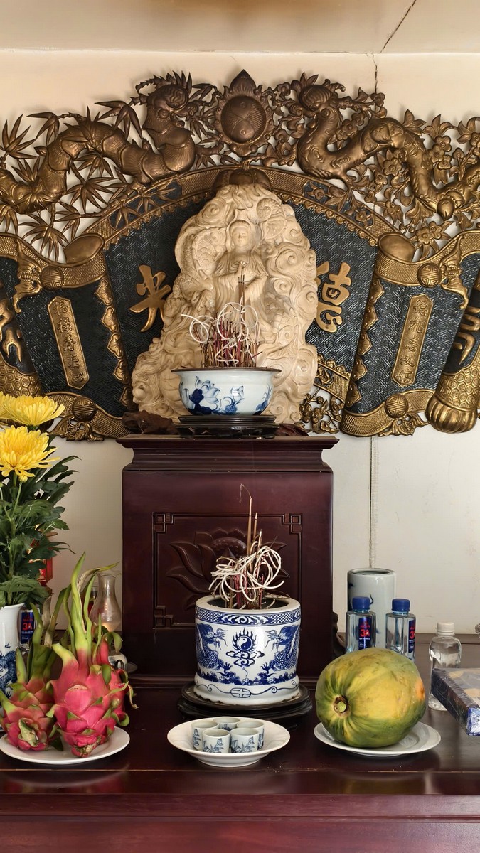 Toàn cảnh hương án thờ gia tiên uy nghiêm ấm cúng