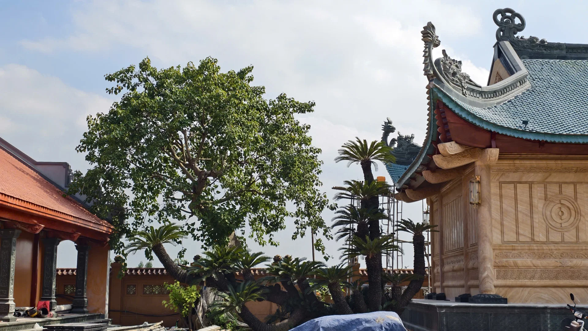 Tư vấn, Thiết kế và Giám sát, Giám sát thi công, Thi công công trình. Chùa Ngọc, Chùa Quang Minh, Xuân Hòa Phú Thọ. Hạng mục Bảo tháp đá trắng ngọc và Lầu Phật Bà Quán Thế Âm.